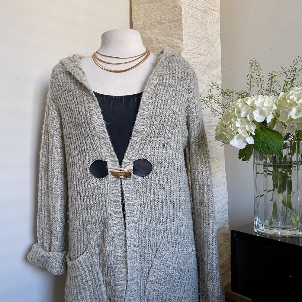 Hooded Houndstooth Clasp Cardigan